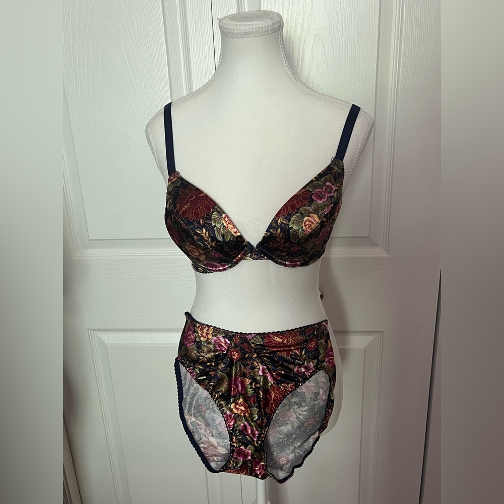 Olga Multicolor Floral Bra Set